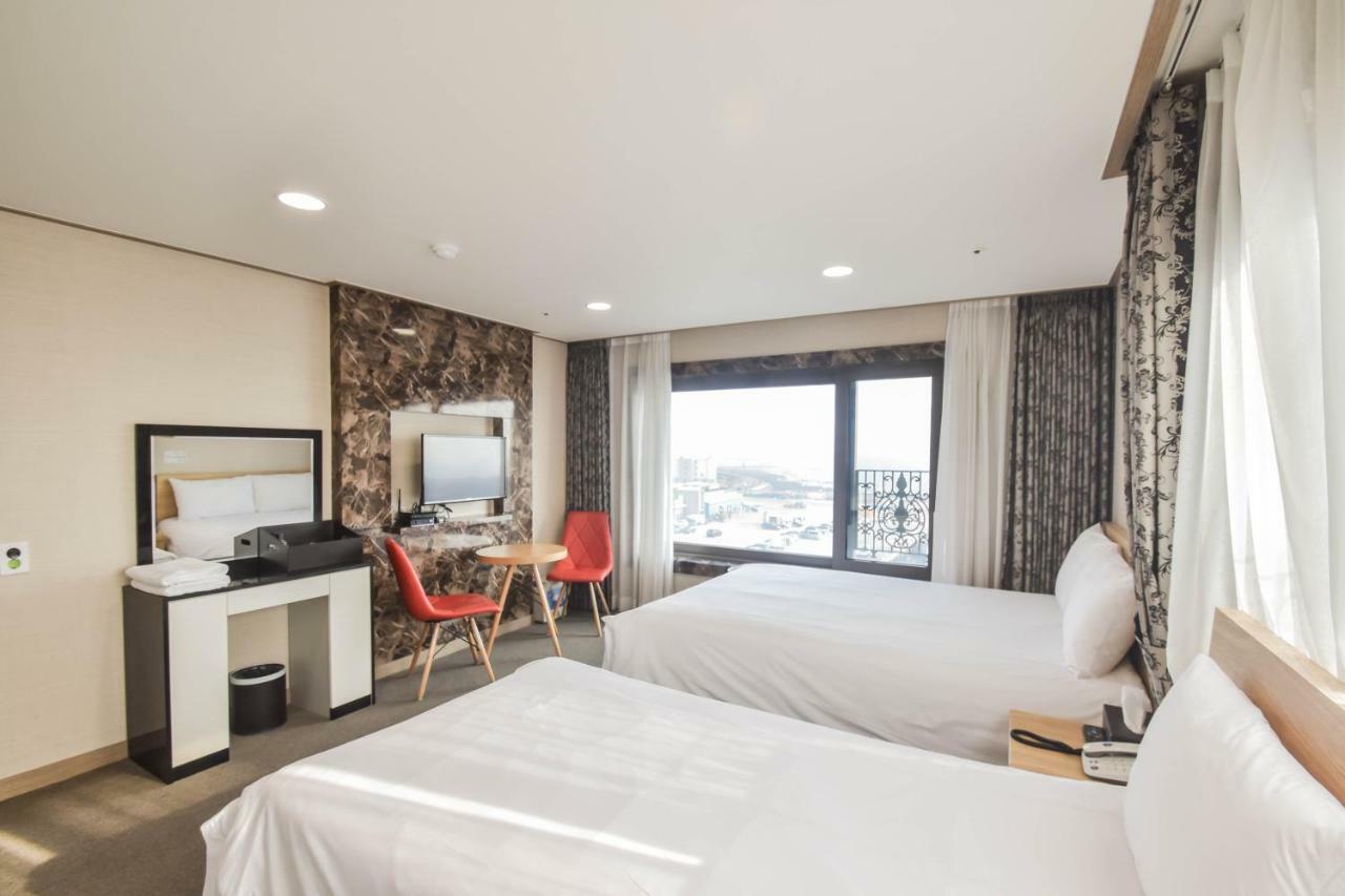Dream Jeju Hotel Сеогвипо Екстериор снимка